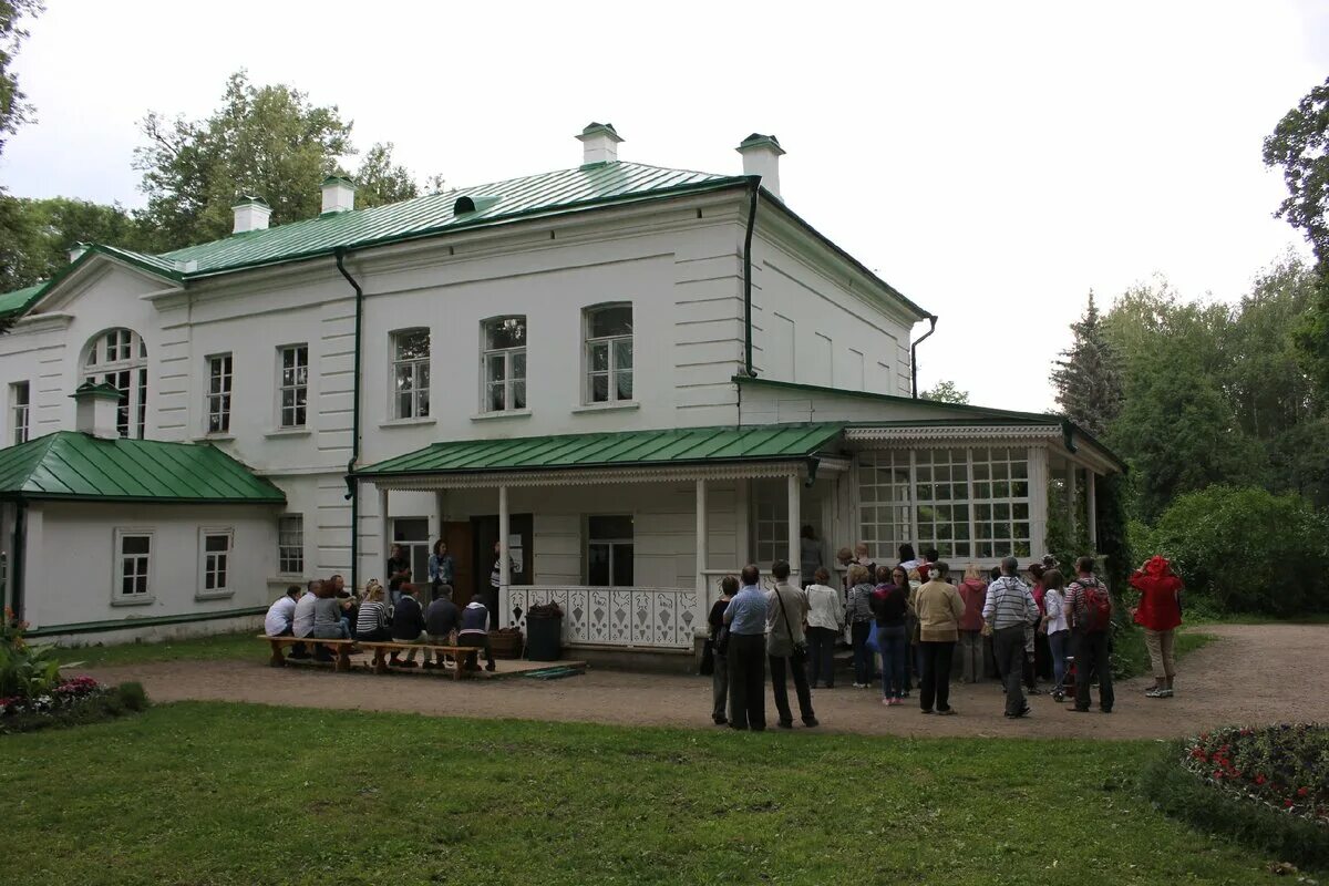 Дом толстого в ясной. Ясная Поляна Лев Николаевич толстой усадьба. Музей Льва Толстого Ясная Поляна. Музей усадьба Толстого в Ясной Поляне. Лев Николаевич толстой музей Ясная Поляна.