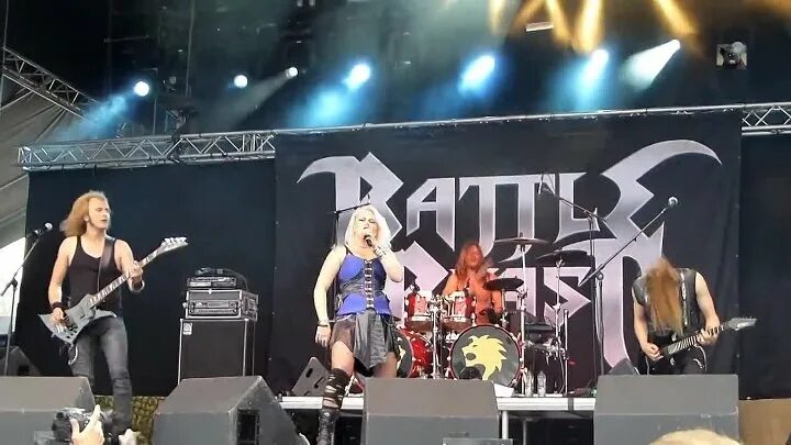 Battle beast солистка. Out of control battle beast. Battle beast out. Батл бист солистка. Eye of the storm battle beast.