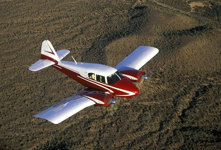 Piper pa-23. Пайпер самолет. Piper pa-23 Apache. Легкомоторный самолет "Piper pa-32".