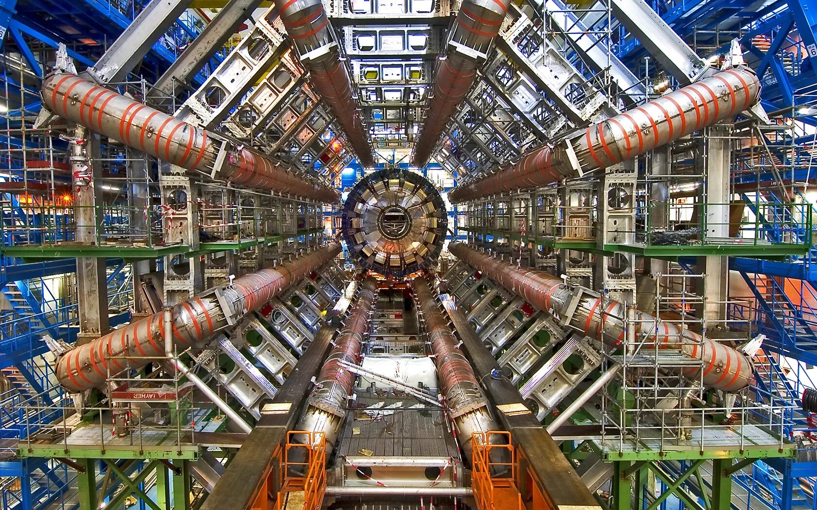 Церн швейцария. Адронный коллайдер ЦЕРН. LHCB большой адронный коллайдер. Большой адронный коллайдер 2022. Большой адронный коллайдер в CERN.
