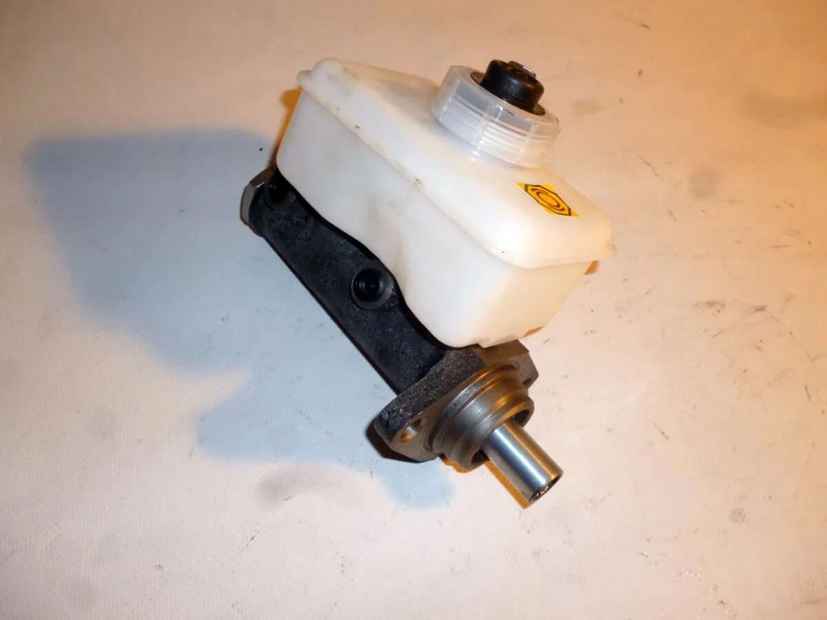 Главный тормозной цилиндр волга 3110. Гтц газель 3302. Цилиндр главный тормозной газель 0204y24132. Цилиндр 31029-3505010 главный тормозной (газель,волга) с бачком. Гтц газель.