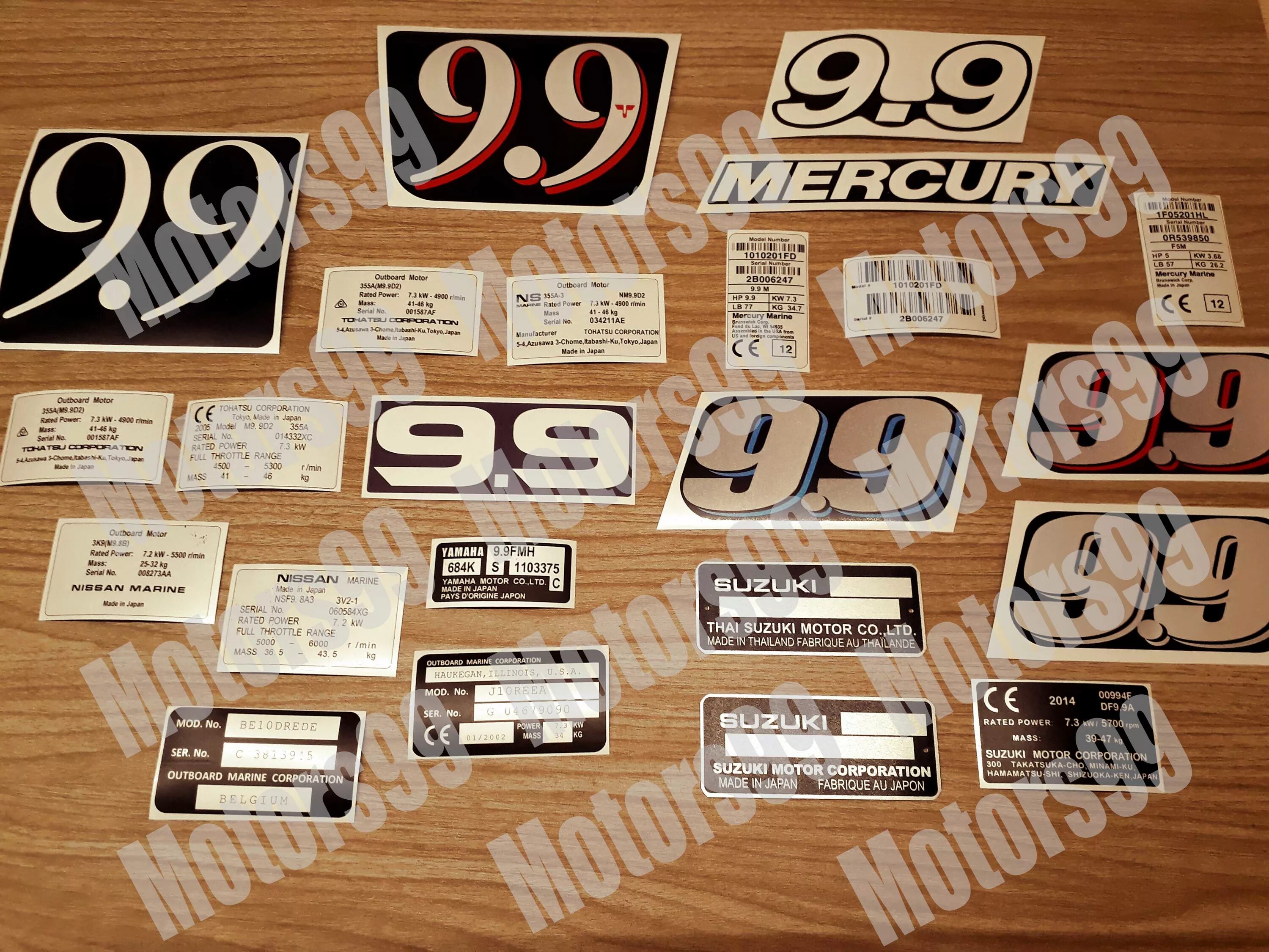 A u 9 9 m r. Шильда для Yamaha 9.9. Шильдик Mercury 9.9. Мотор Mercury 9.9 шильд. Шильдик на мотор Mercury 9.9.