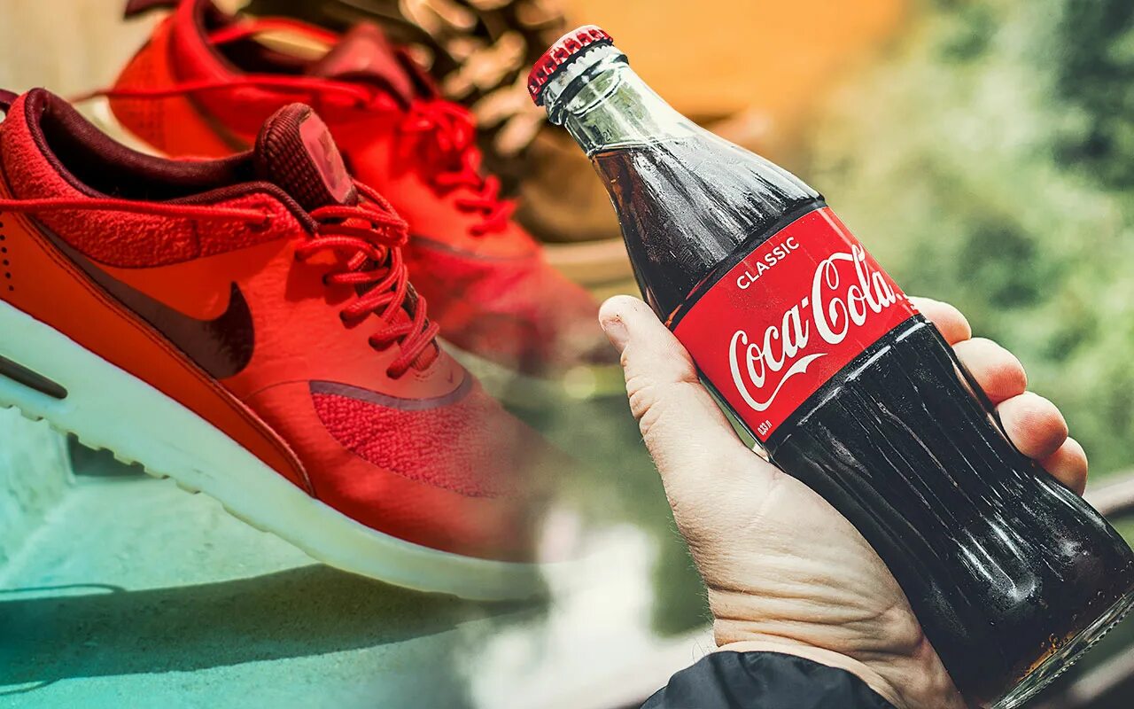 Найк Air Coca Cola. Nike Air Coca Cola кроссовки. Найк АИР Форс 1 Кока кола. Nike Air Force 1 x Coca Cola.