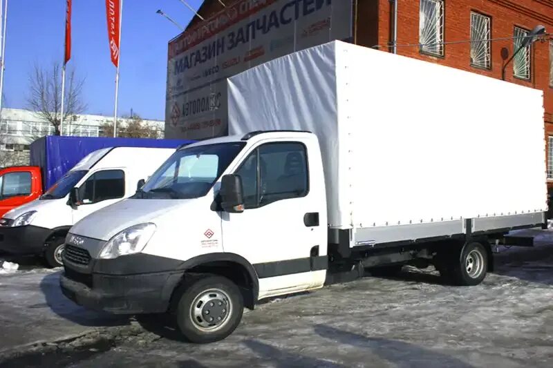 Газель тент будка 1. Газель 4 2 метра фургон. 5 тонны. Грузоперевозки 1 5 тонн. Газель тент 4 метра.