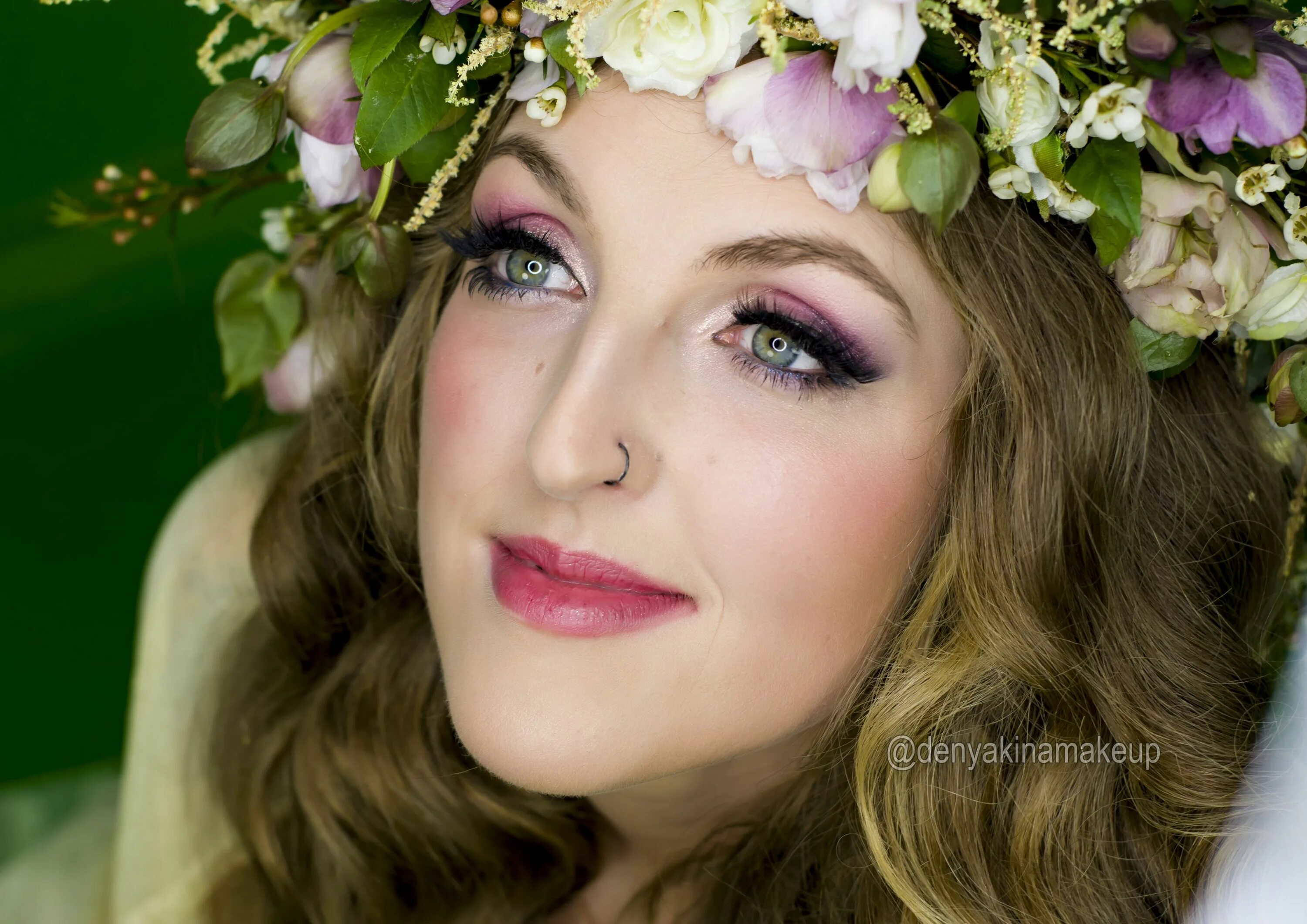 This #flowerpower look is perfect for the weekend! Whee can help recreate the lo
