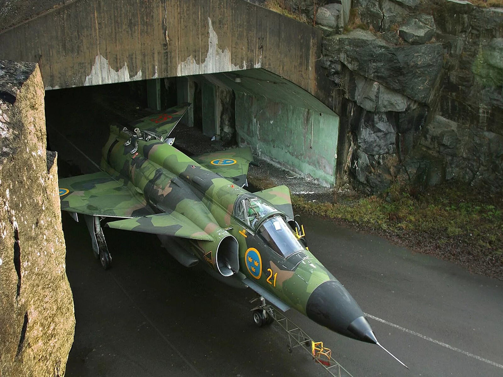 37 c f. Saab Viggen самолет. Самолет j37 Viggen. Сааб 37 Вигген. Боевой самолет Сааб 37 Вигген.