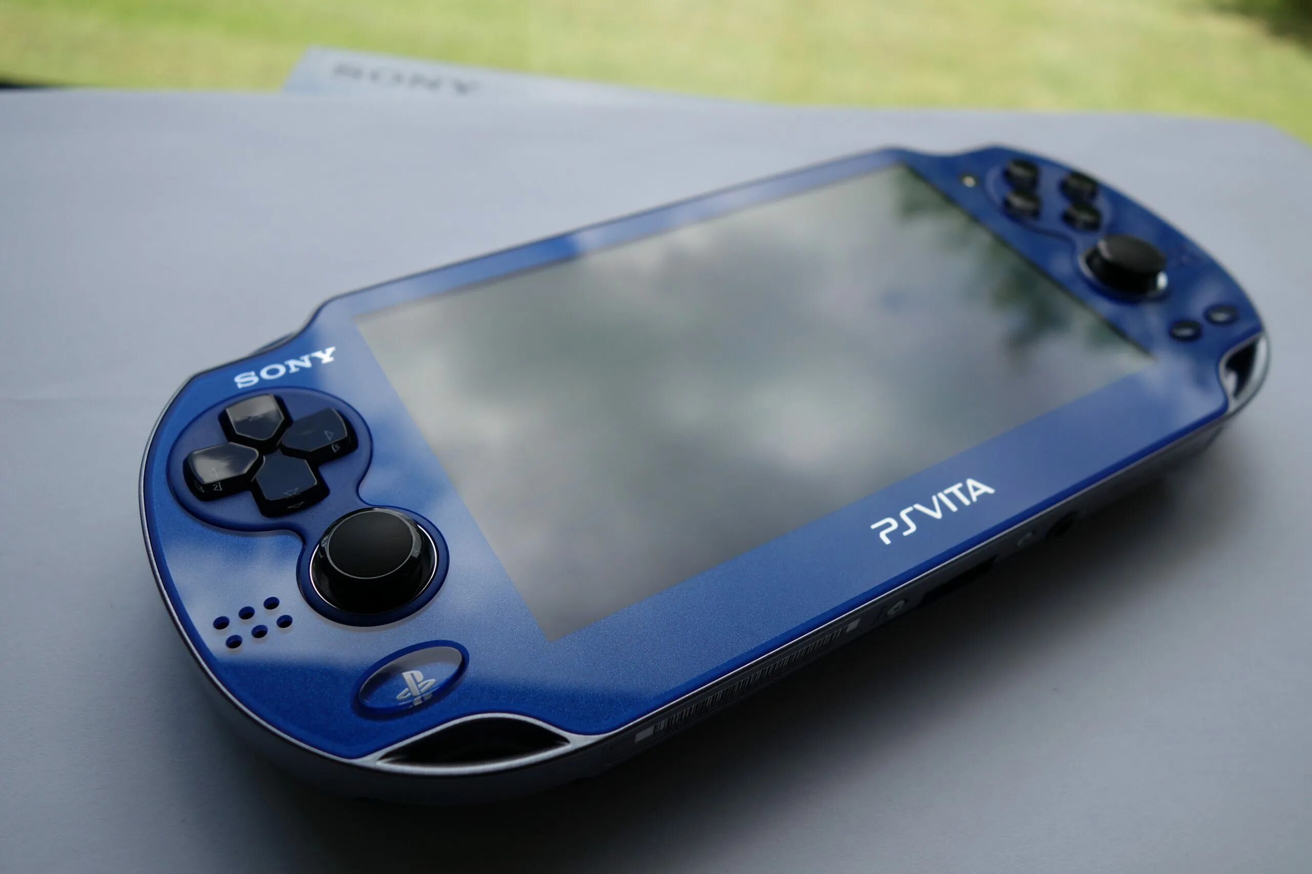 Ps vita 4pda. Ps vita pch-1000 синяя. ps vita 1000. psp vita 2. плейстейшен вита.