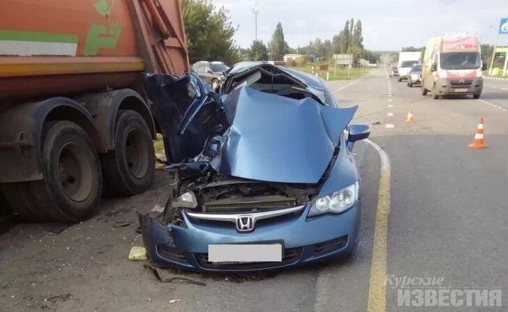 Дтп хонда цивик 4д. Honda civic 4d дтп. Аварии хонда цивик. Аварии хонда цивик. Дтп хонда цивик 4д.