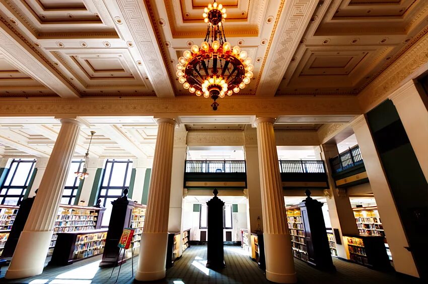 City library. Публичная библиотека Канзас-Сити (Канзас, США). Центральная библиотека Канзас-Сити штат Миссури США. Библиотека в Канзас Сити в США. Публичная библиотека Канзас-Сити США внутри.