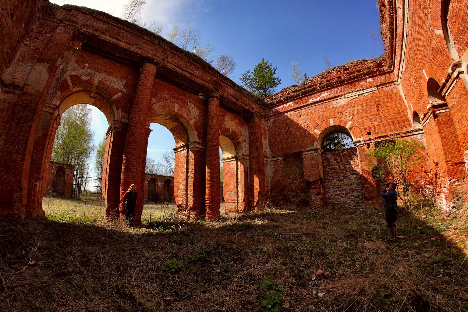 Селищи новгородская область. Аракчеевские поселения в Новгородской области. Аракчеевские казармы в селе медведь. Селищенские казармы Новгородская. Новгородская обл.село медведь Аракчеевские казармы.