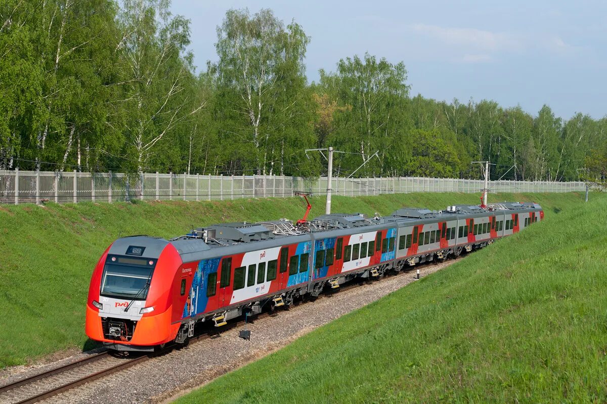 Электропоезд Иволга эг2тв. Ласточка электропоезд. Иволга и Ласточка поезда. Иволга 3.0 электропоезд.