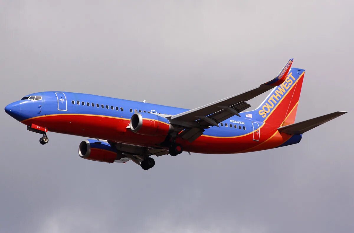 Самолёт Boeing 737-300. Боинг 737 300. Боинг 737 Southwest. Боинг 737-300 Southwest