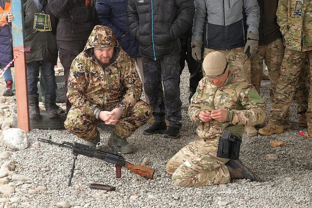 Стрельба на рынке белая башня екатеринбург. Стрельба 24. Спортивно-стрелковый клуб калибр мытищи лого. Устроивший стрельбу в пермском вузе пришел в сознание. Спортивная стрельба кыргызстан.