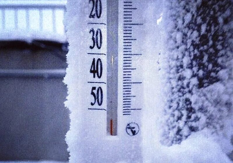 Похолодало градусник. Термометр 30 градусов мороза. Термометр очень низкой температурой. Термометр тс-7-м1 исп. Жара 50 градусов.