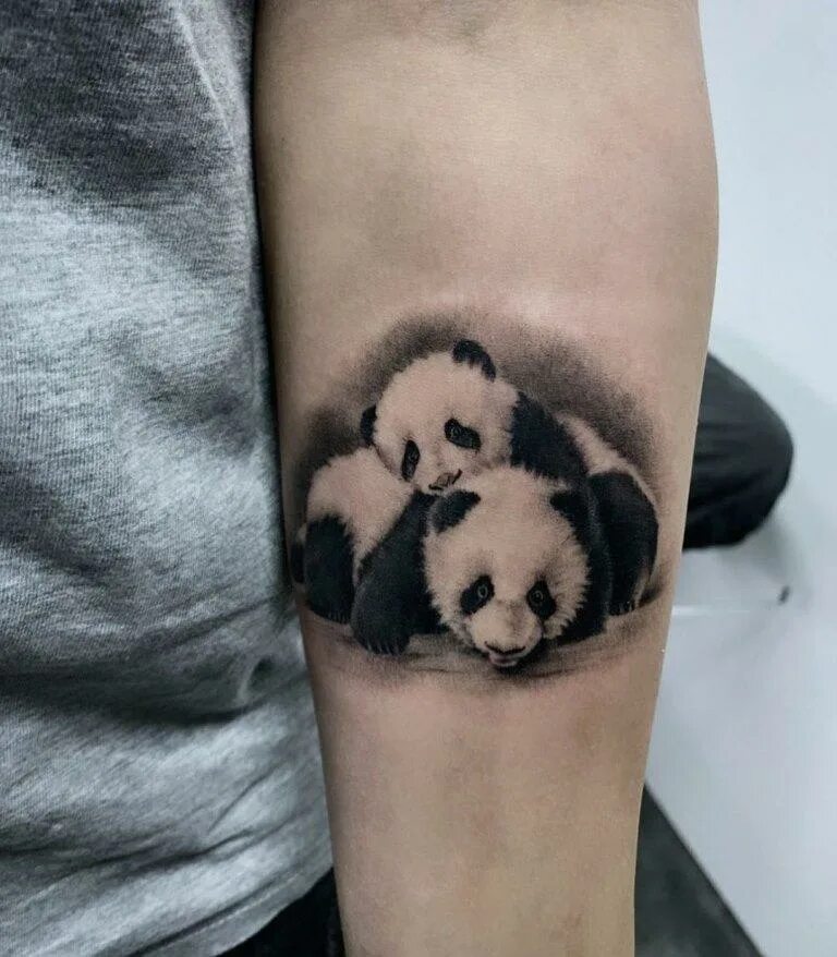 Тату панда. Тату панда эскизы. Тату панда для мужчин. Тату панда. Тату панда маленькая.