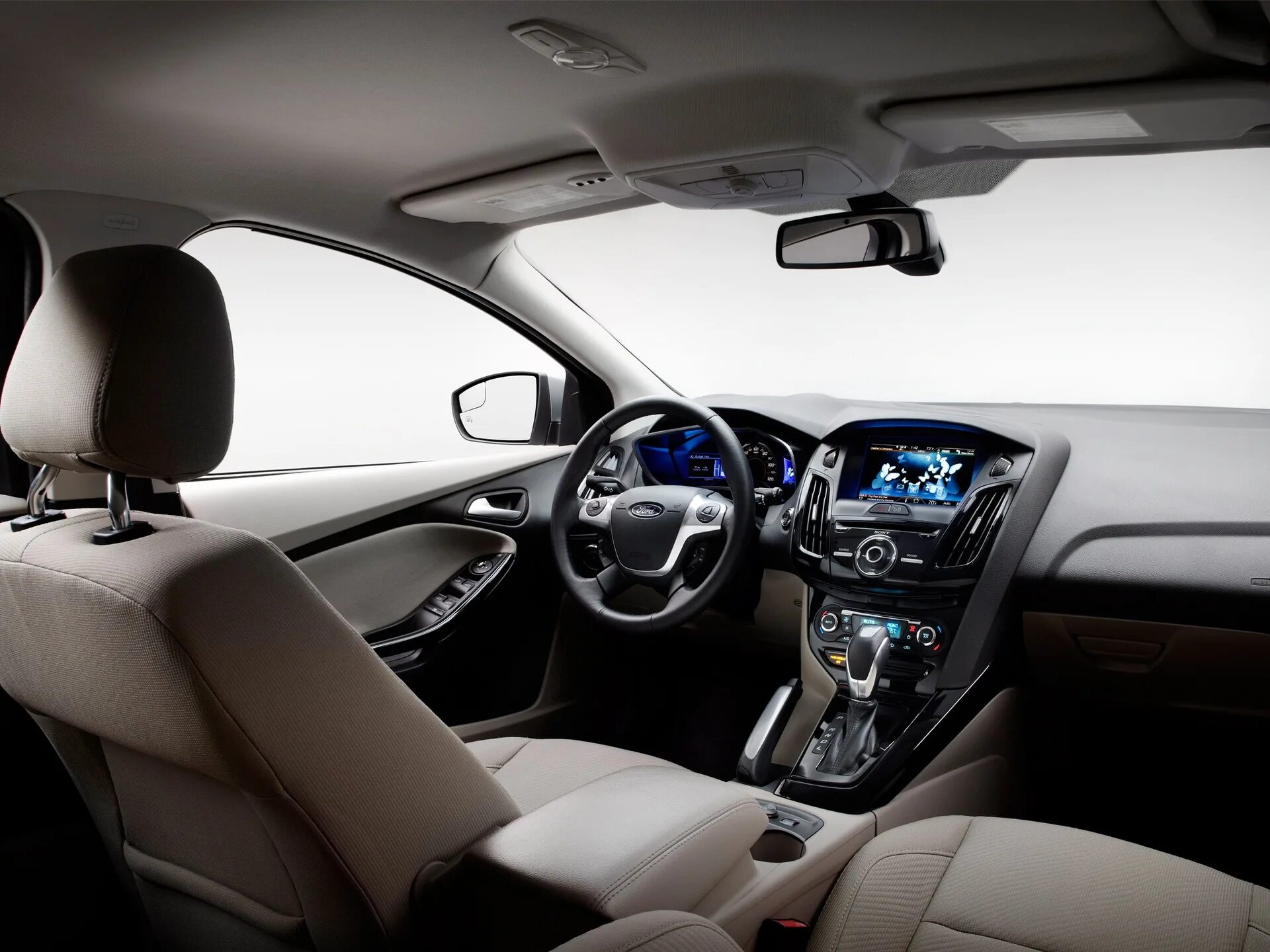 Форд хэтчбек салон. Ford Focus 2013 хэтчбек салон. Ford Focus 3 салон. Ford Focus 2012 Interior. Форд фокус 2013 салон.