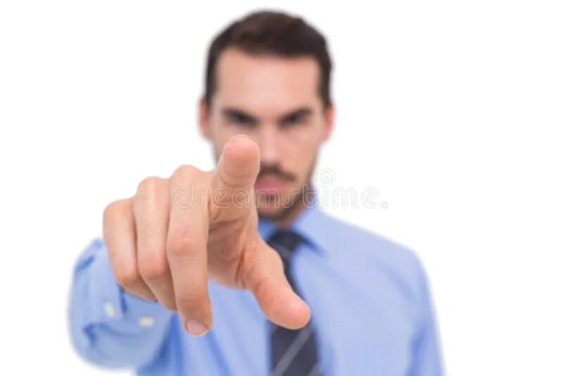 Парень тыкает пальцем. Указательный палец в камеру. Человек указывает на другого. Мужчина указывает. Человек показывает.