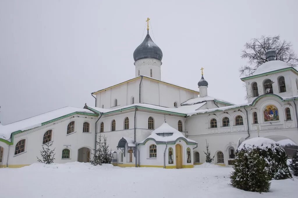 Иоанно-Богословский Крыпецкий монастырь. Крыпецкий монастырь Псков. Иоанно-Богословский Савво-Крыпецкий мужской монастырь. Иоанно пред монастырь Псков.