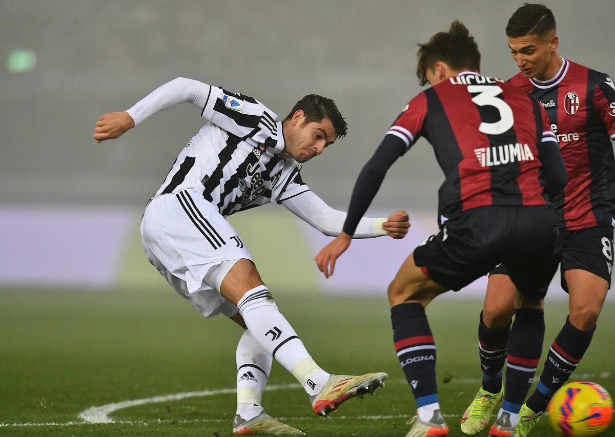 Morata milan. Ювентус болонья 16 апреля. Болонья ювентус. Ювентус болонья честный. Фк болонья фото.