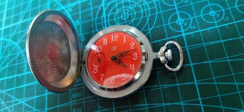 определите время в якутске если в магадане 12 часов.