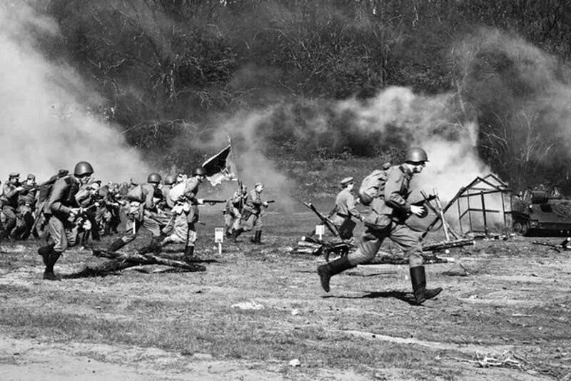 Бои нападения. Сражения Великой Отечественной войны 1941-1945. Атака Советской пехоты 1941-1945. Рукопашная с немцами ВОВ 1941-1945.