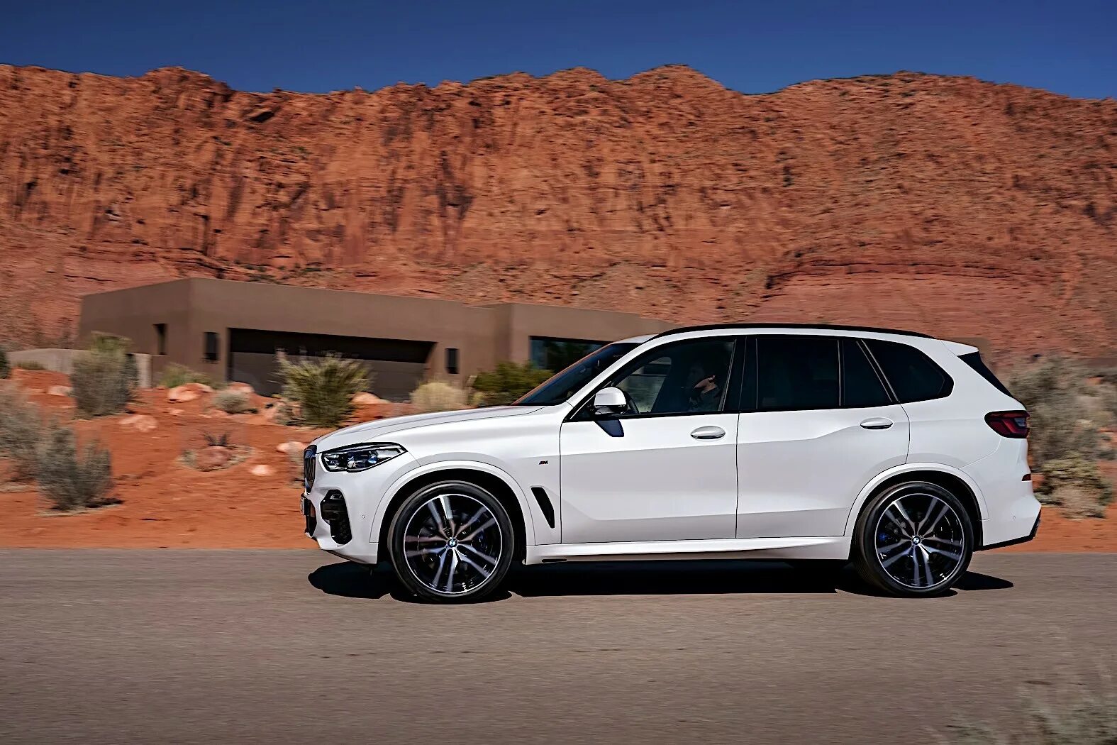 X5 g05 отзывы. BMW x5 g05. BMW x5 g05 m Sport. БМВ х5 g05 белый. БМВ x5 2019.