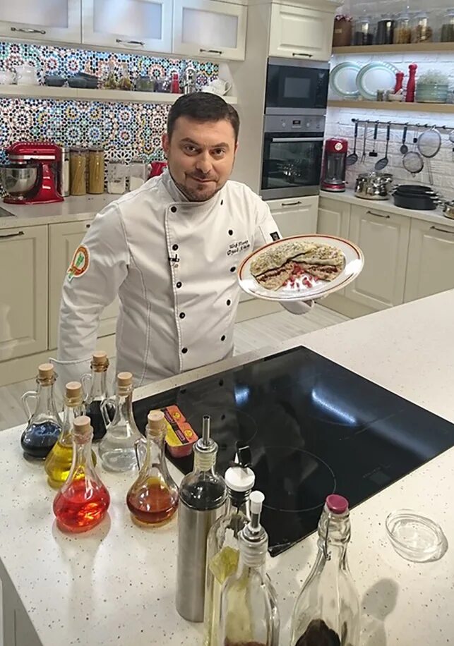 повар дагестанец. кейтеринг браво шеф новосибирск. равиль шеф повар махачкала. эдуард повар шеф шеф эдуард. виталий истомин.