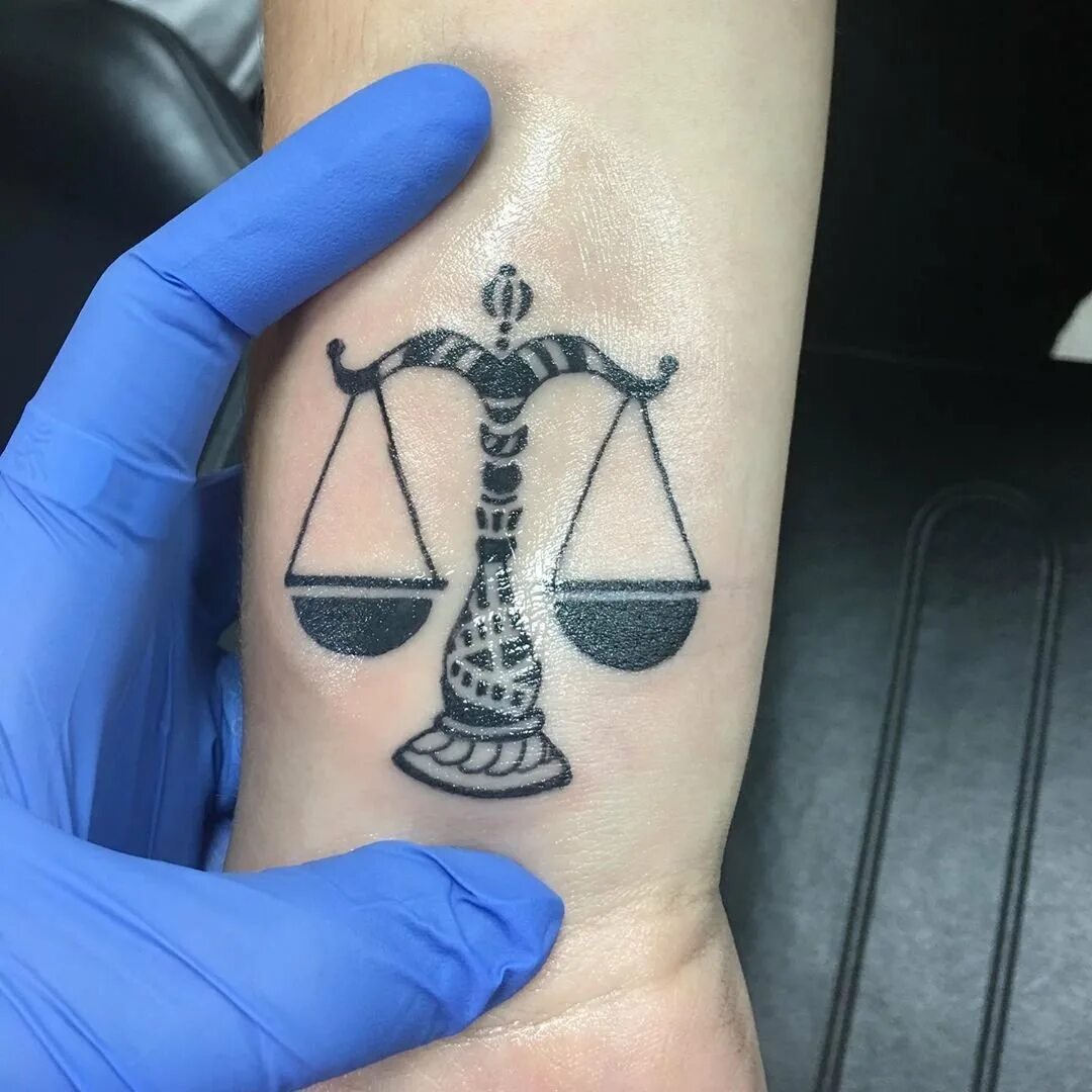 тату зодиак весы. тату знаков зодиака весы. тату зодиак весы. тату весы. тату знак зодиака весы для мужчин.