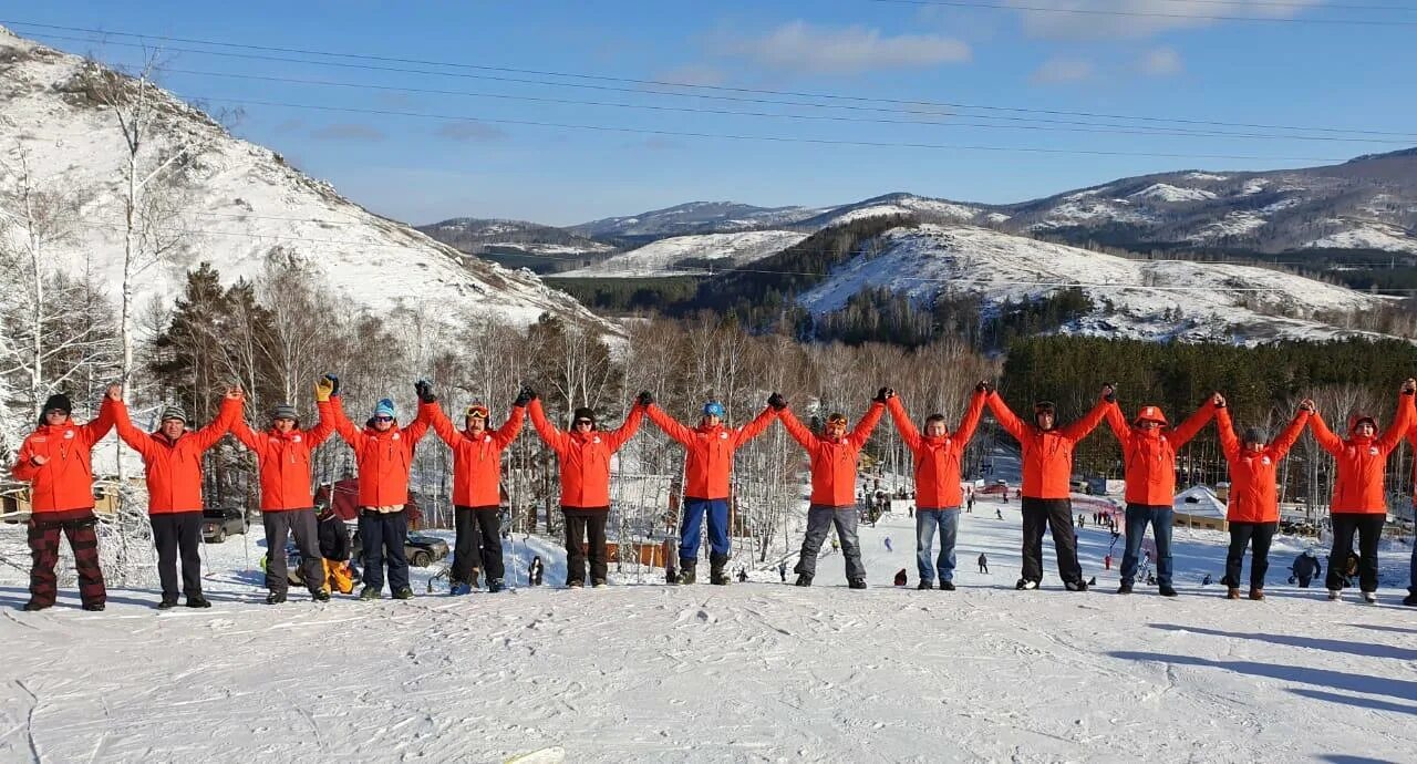 Горнолыжный курорт урала абзаково. Apres ski абзаково. Глц абзаково трассы. Абзаково лыжи. Магнитогорск лыжный курорт абзаково.