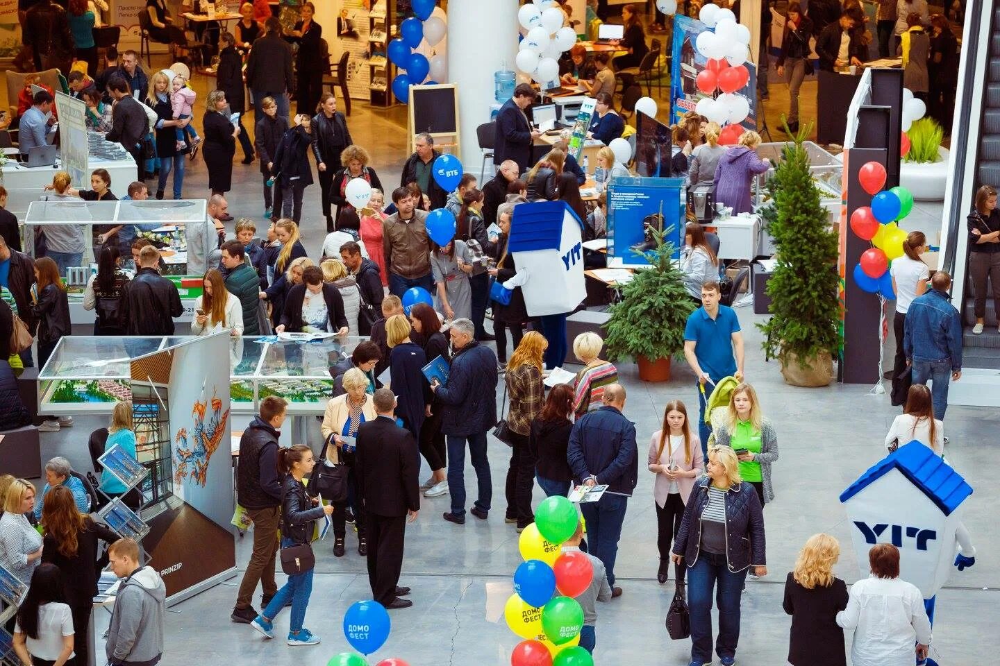 с новым годом жк. жк преображение инград. жк фили град. праздник новый год в жилом комплексе. гусарская баллада одинцово.