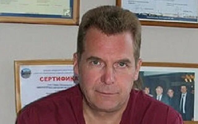 Рогозин хирург черноголовка. Больница черноголовка. Исраелян армен исраелович. Главный врач больницы черноголовка. Исраелян армен исраелович пластический хирург новосибирск.