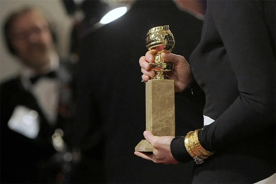 премия золотая. корпоративные награды. золотой глобус награда. золотой глобус 2023. премия золотая.