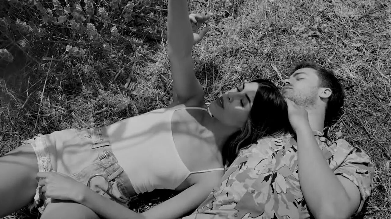 покажи видео где песня. Audiosoulz its alright девушка из клипа. The weeknd в очках. танцы и пение. клава кока 2020.