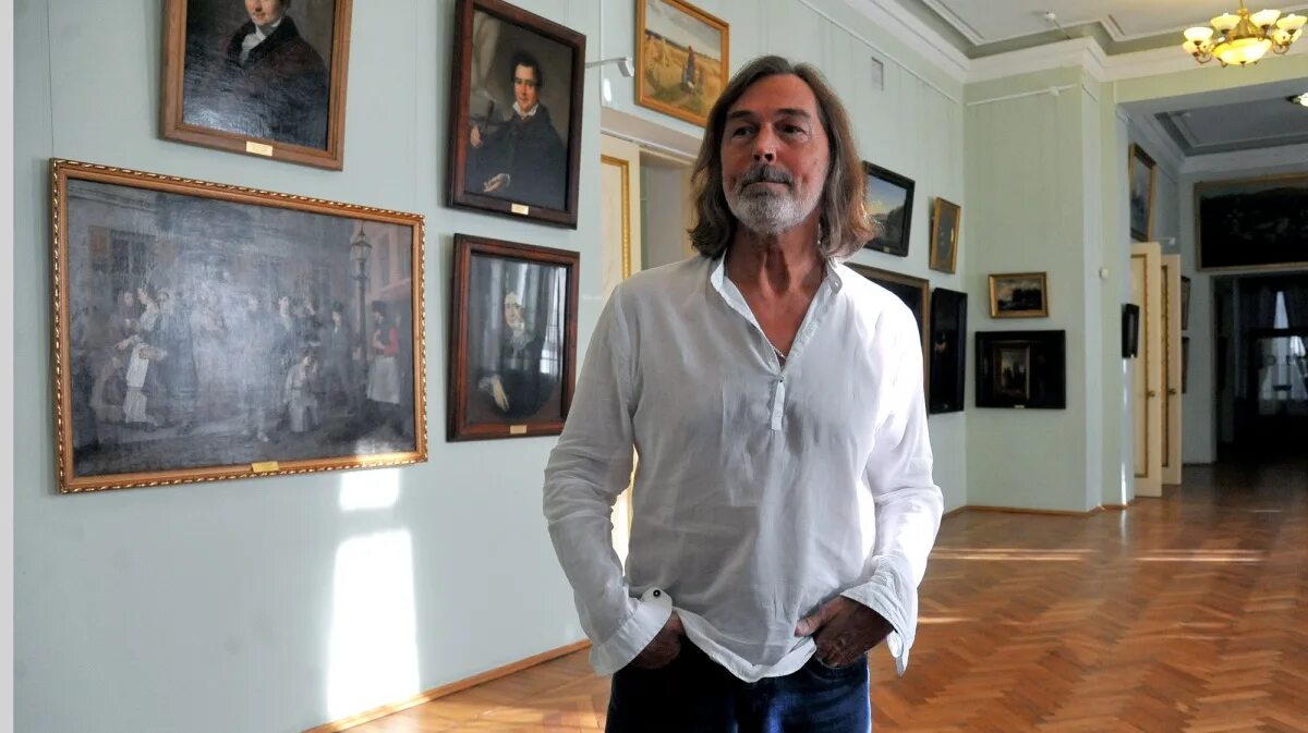 Никас сафронов жизнь. Никас сафронов 2025. художник никас сафронов. выставка художника никаса сафронова. никас сафронов художники-портретисты.