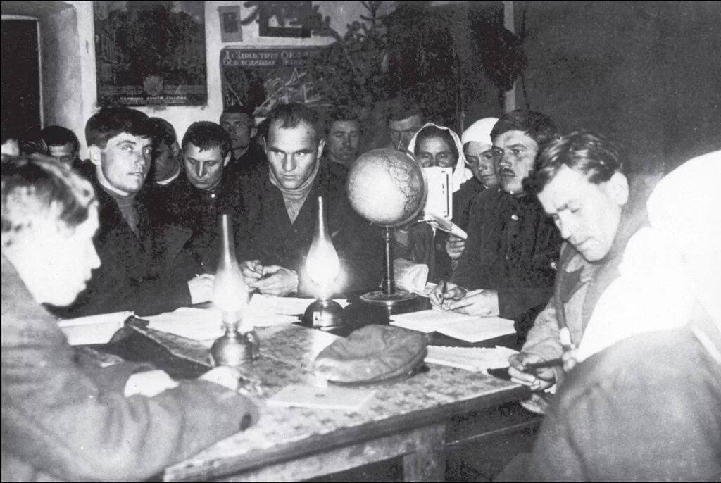 Первой половине 1930 х годов. Студенческие коммуны 1920 30 годы. Первой половине 1930 х годов. Первой половине 1930 х годов. Фабрики в сша 19 век.