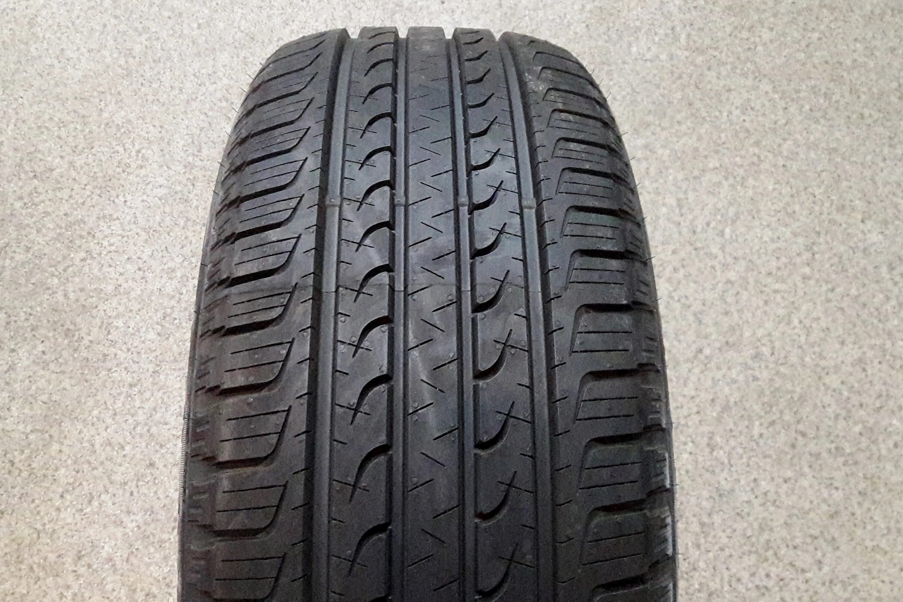 Летние шины страна производитель. Goodyear EFFICIENTGRIP SUV. Шины Goodyear EFFICIENTGRIP. Шина Goodyear EFFICIENTGRIP 285/45 r22. Гудиер EFFICIENTGRIP SUV.