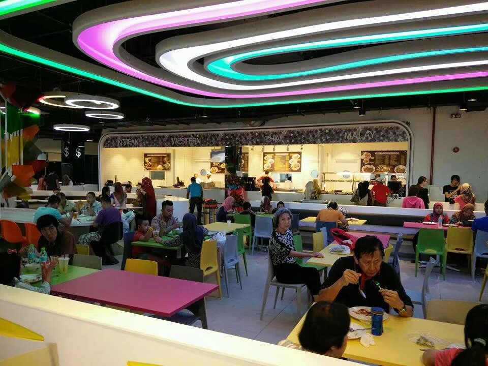 Фудкорт в виваленде самара. Вива ленд фудкорт самара. Вива лэнд кинозал. Вива фудкорт. Вива ленд фудкорт.