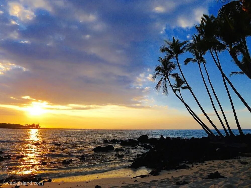 Бич биг. Биг бич остров. makalawena hawaii. hawaii beach overhead view.