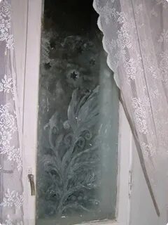 Как зубной пастой нарисовать на окне зимние