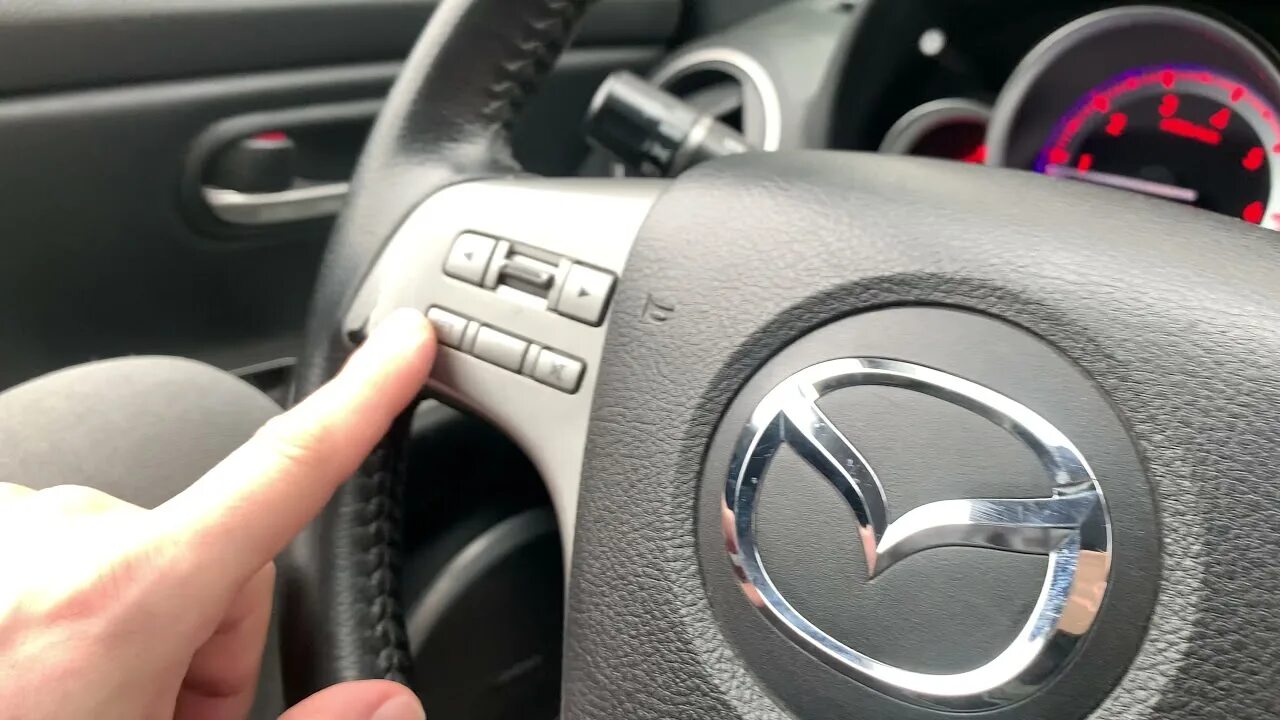 Блютуз мазда 6. Mazda 6 GH Bluetooth. Мазда 6 GH 2008 кнопки блютуз. Держатель для телефона Мазда 6 GH. Блютуз Мазда 6 gg.