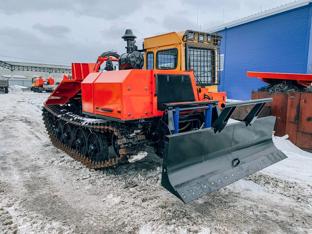 свердловский трактор. свердловский трактор. трактор челябинск. лтз-40 трактор. косилка для трактора т40.