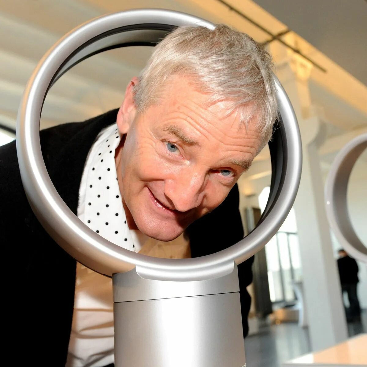 Dyson основатель. История дайсона