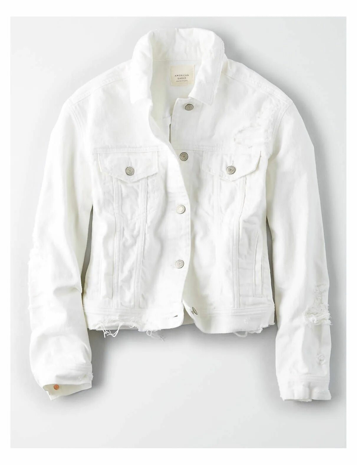White jacket. White Denim Jacket. Итальянские белые джинсовые куртки. Джинсовая куртка с белой рубашкой. Белая джинсовая куртка с надписями.