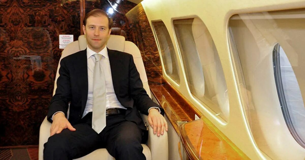 Здравый смысл агитация. Варвара аляй перевернутый мир. Denis chemezov editorial board international journal. Владимир путин и сергей чемезов. Чемезов денис.