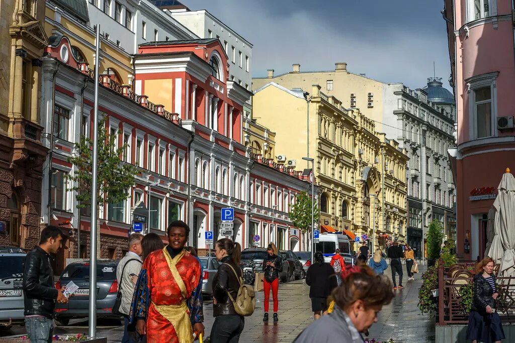 Молдова кузнецкий мост. Улица Кузнецкий мост. Кузнецкий мост Москва. Кузнецкий мост улочки. Кузнецкий мост Арбат.