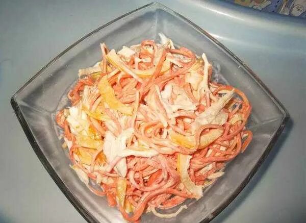 Салат из моркови перца и курицы