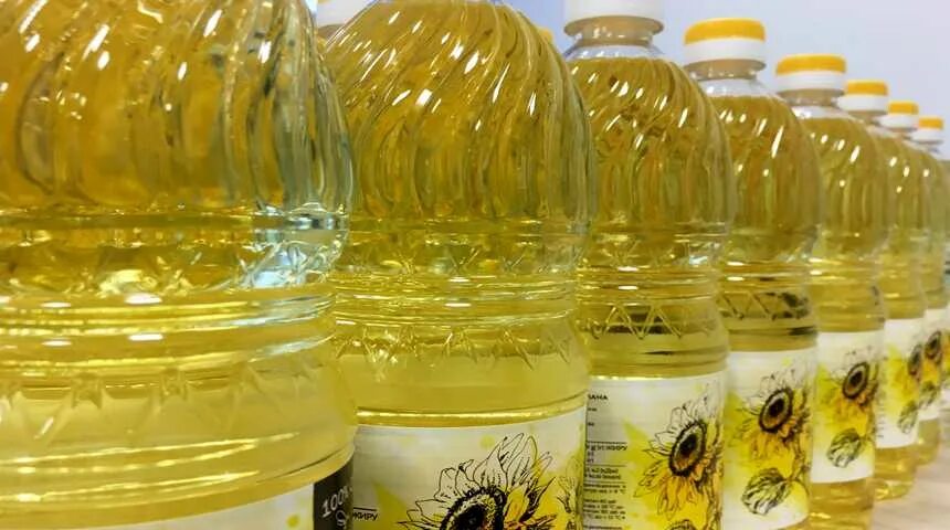 Завод подсолнечного масла. Название растительных масел. Осадок в масле подсолнечном. Как хранить подсолнечное масло. Подсолнечное масло для детей.