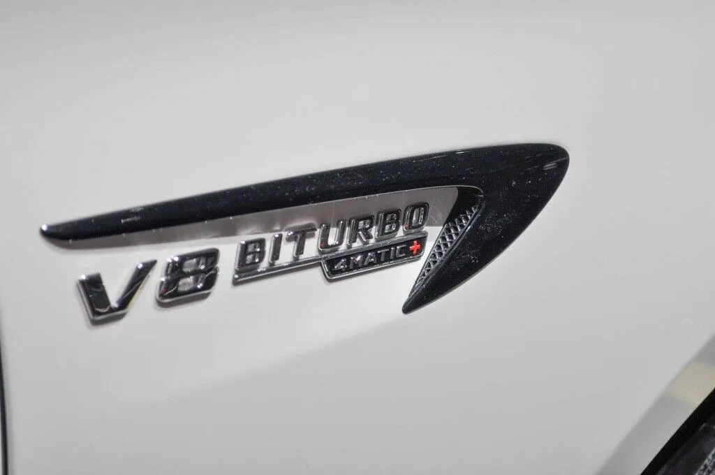 Шильдик на крыло амг. 55 амг шильдик на крыле. Шильдик сабля на крыло мерседес w213 e63s. Шильдик v8 e63 w212 крыло. Шильдик на автомобиль в виде крыльев.