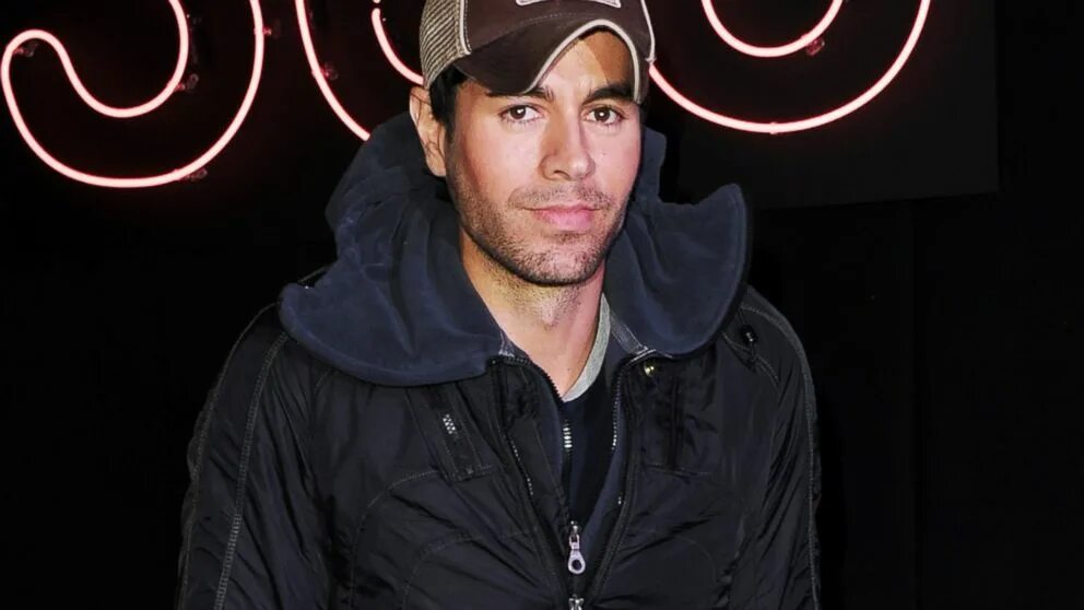 Enrique Iglesias defendió a una fan de sus guardaespaldas