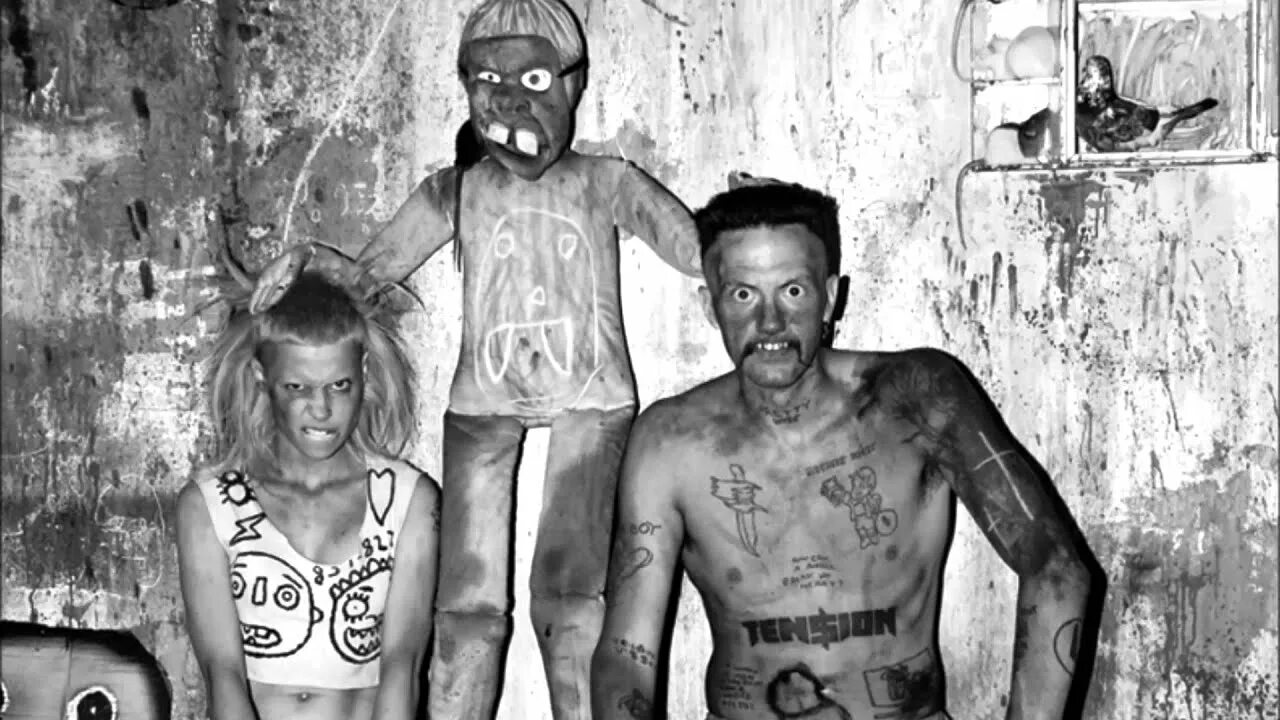 Die antwoord сын. Роджер баллен. группа юар die antwoord. роджер баллен близнецы.